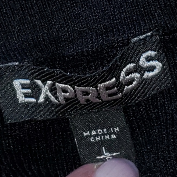 Express off the shoulder top - Picture 3 of 5